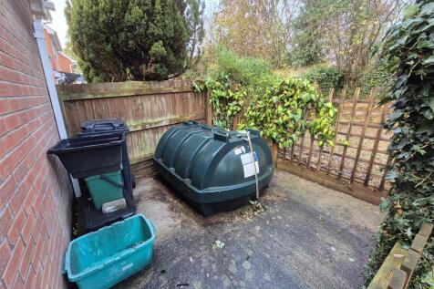 Bin storeand oil tank.jpg