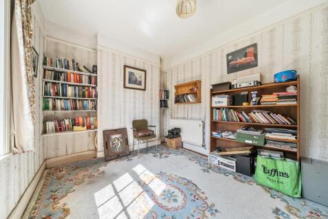 Bedroom 6.jpg