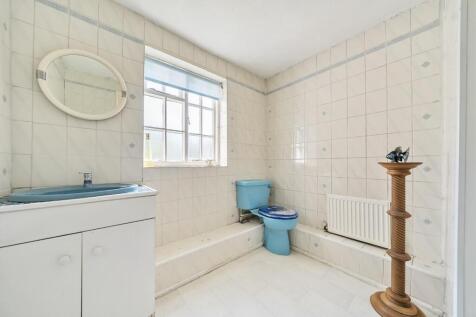 Shower Room.jpg