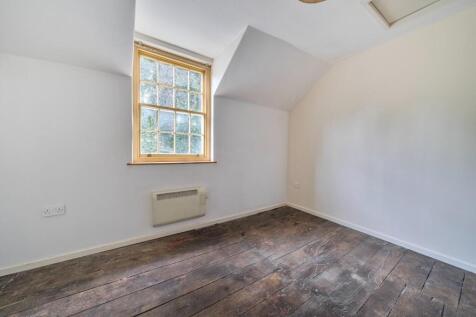 Bed 1 window.jpg
