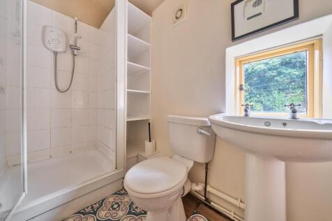 Shower Room.jpg