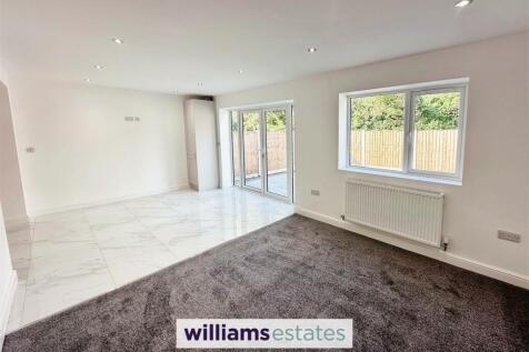Living/Dining Area