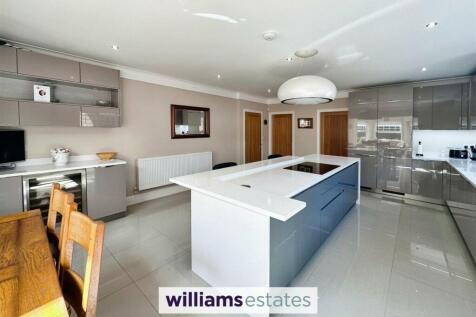 Orangery to Kitchen