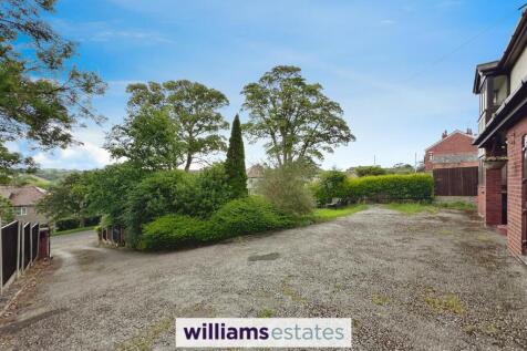 Front Garden &amp; Driveway