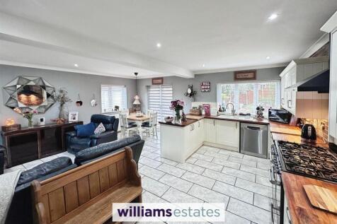 Open plan Kitchen/Living/Dining