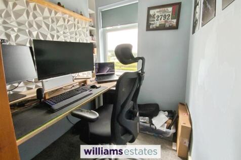 Bedroom Five/Office