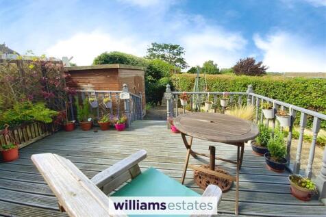 Rear Decked Area