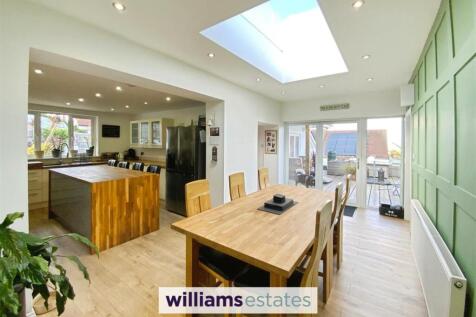 Kitchen &amp; Dining Room