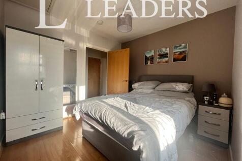 Bedroom (2)