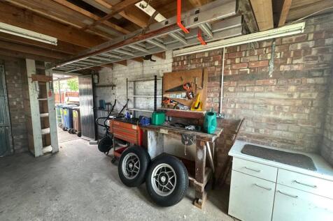 INTEGRAL GARAGE