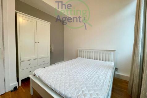 1st Double Bedroom