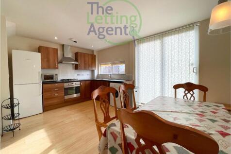 OPne Pplan Kitchen / Dining Area