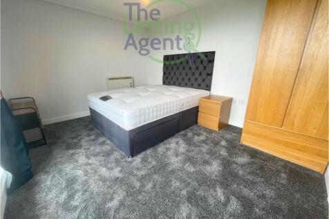 1st Double Bedroom