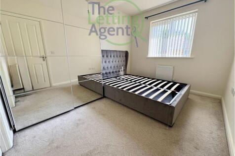 1st Double Bedroom