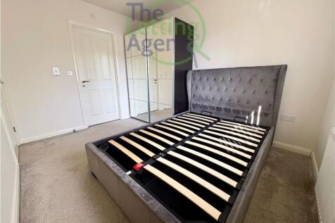 1st Double Bedroom