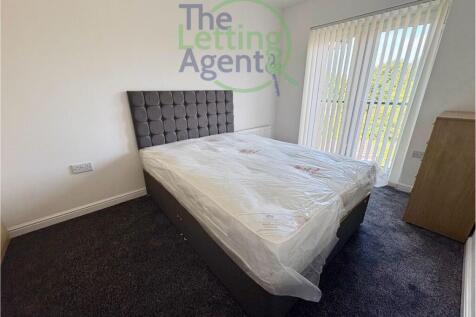 1st Double Bedroom