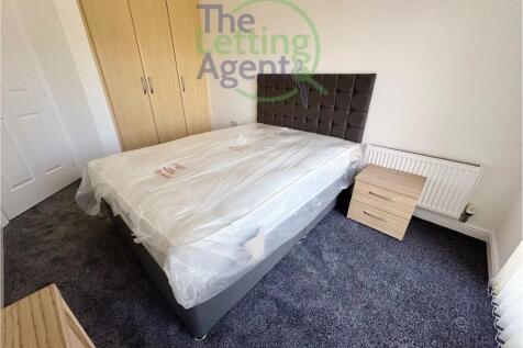 1st Double Bedroom