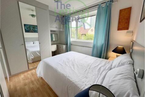 1st Double Bedroom