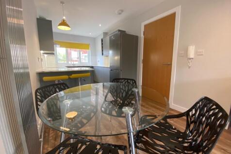 Open Plan Living Room / Kitchen