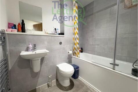Bathroom (temporary photo)