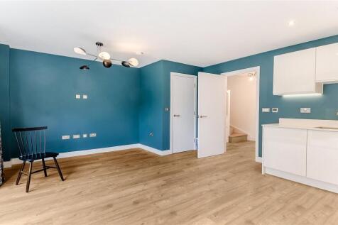 Kitchen/ Dining Room