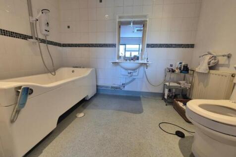 En Suite To Downstairs Bedroom House