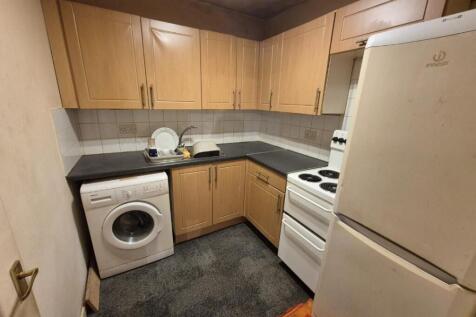 Vacant Flat Kitchen