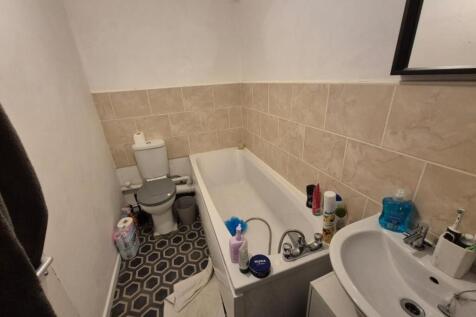 Tenanted Flat Bathroom