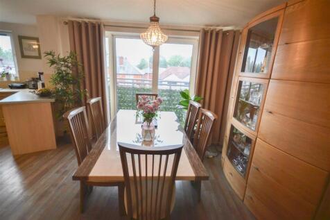 Open Lounge/Kitchen