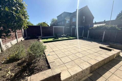 Outside - Rear Patio Garden