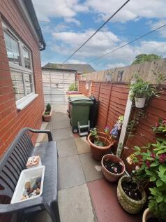 Outside - Patio Garden