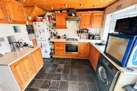 Kitchen/Dining Area
