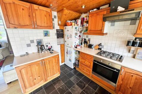 Kitchen/Dining Area