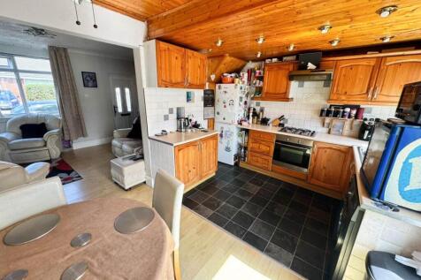 Kitchen/Dining Area