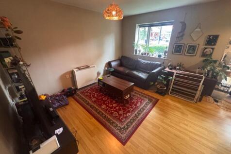 Lounge/Kitchen