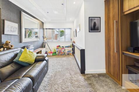 bedroom/games room