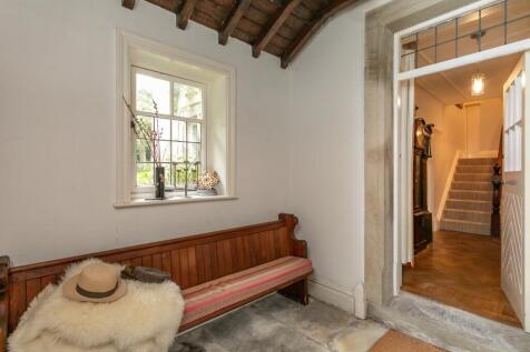 porch to hall