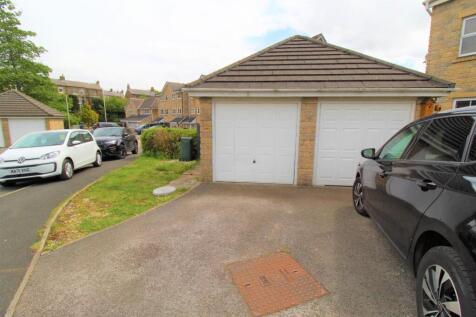 Garage/Driveway