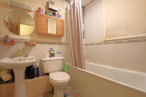 Family Bathroom/ WC
