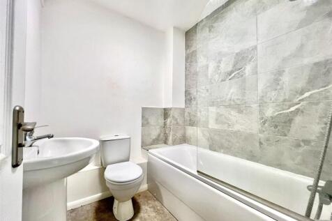 Family Bathroom/ WC