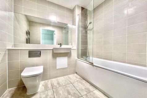 Family Bathroom/ WC
