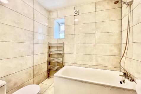Family Bathroom/ WC