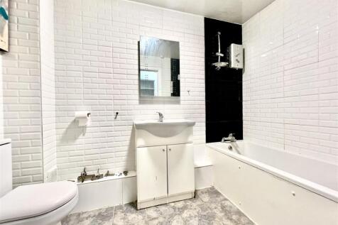 Family Bathroom/ WC