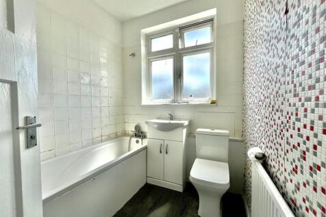 Family Bathroom/ WC