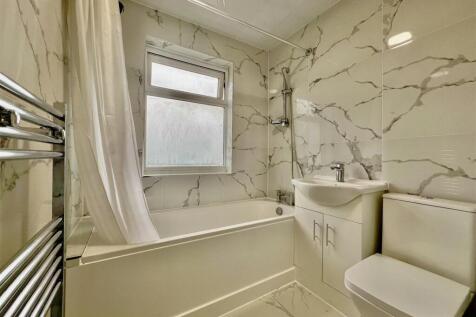 Family Bathroom/ WC