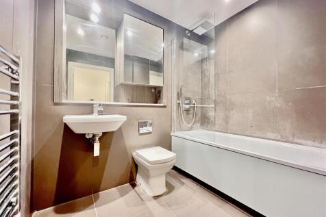 Family Bathroom/ WC