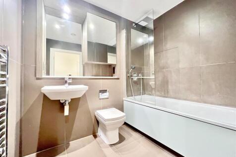 Family Bathroom/ WC