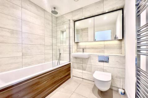 Family Bathroom/ WC