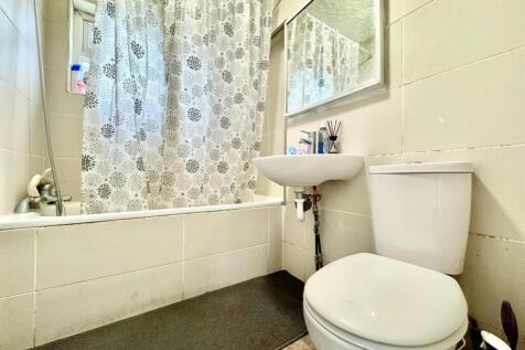 Family Bathroom/ WC
