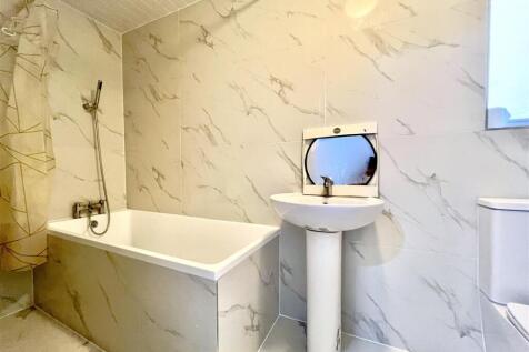 Family Bathroom/ WC